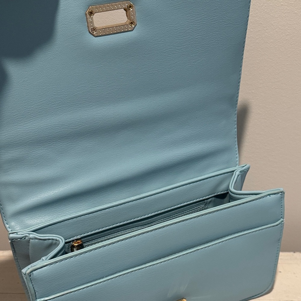 Badgley Mischka Light Blue Quilted Crossbody Bag with Gold Chain - Picture 8 of 11